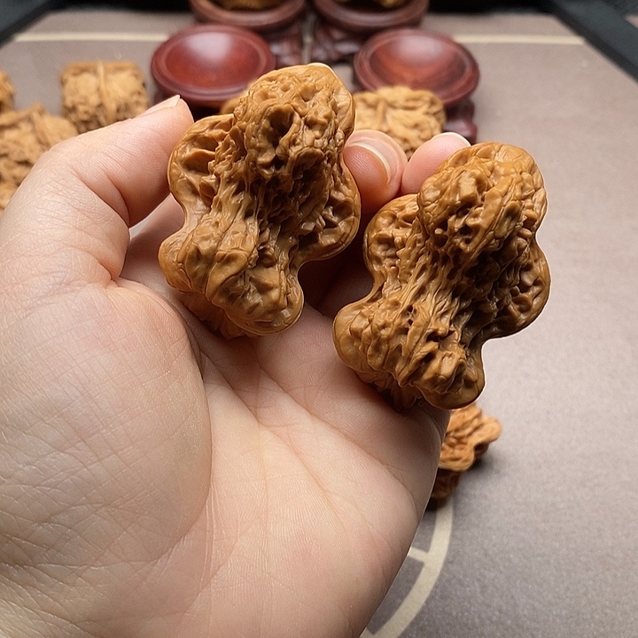 L***雪吊坠文玩核桃文玩核桃