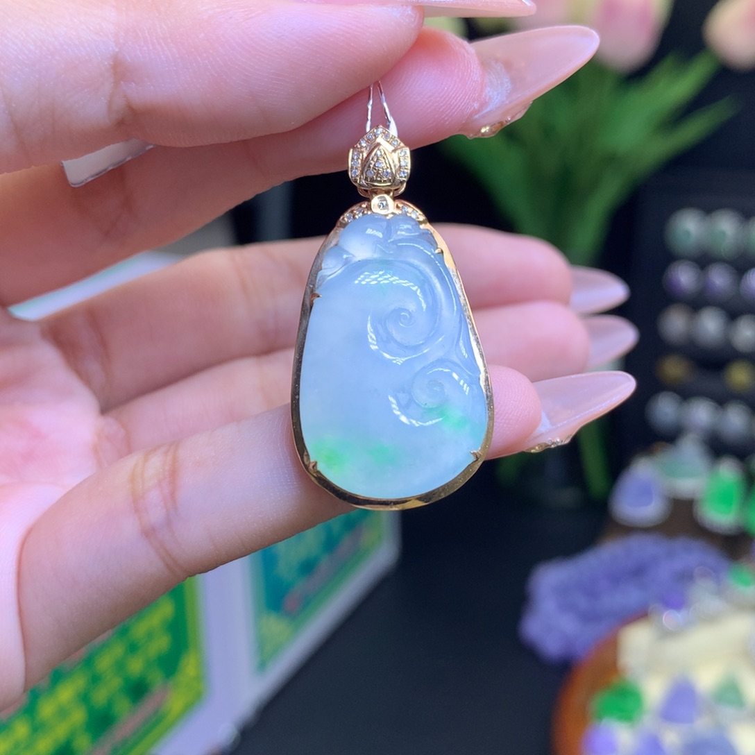 翡翠颈饰18K金镶嵌天然