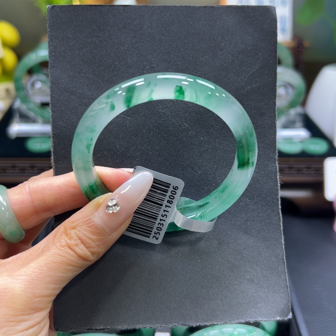 石英质玉（非洲翠）未镶嵌手镯55-56