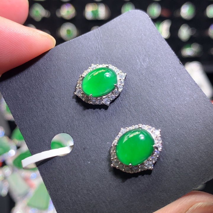 【闪购商品】翡翠颈饰银S925镶嵌绿蛋