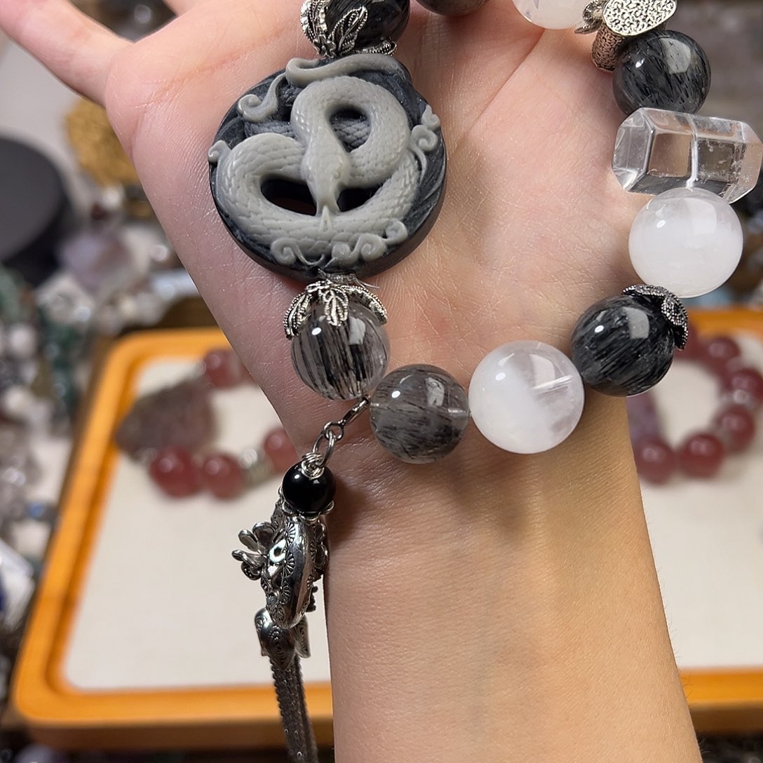 徐***倩水晶手串合金水晶