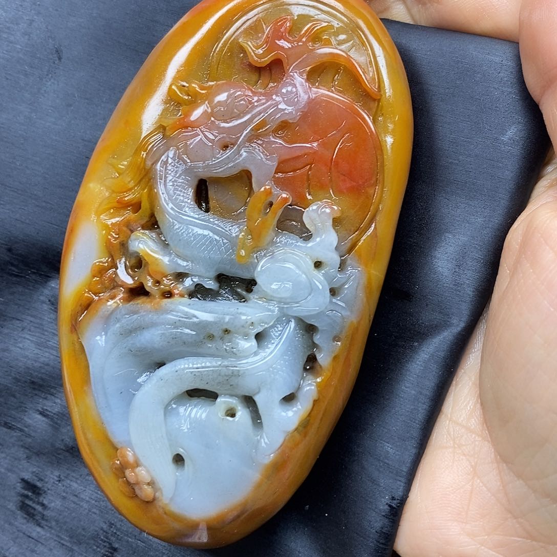 石英质玉（黄龙玉）颈饰未镶嵌