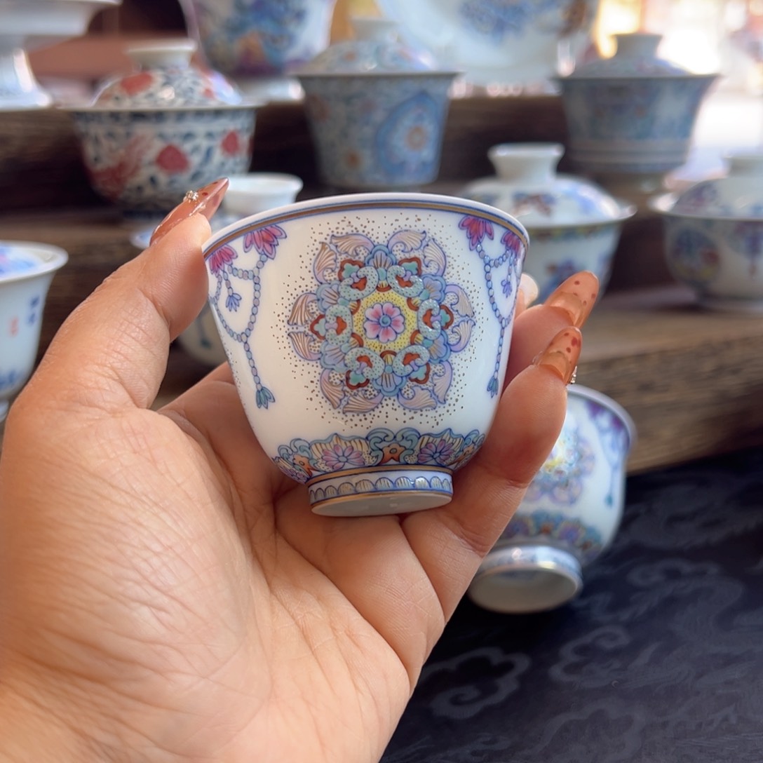 Y冉月观隐斗彩星空杯