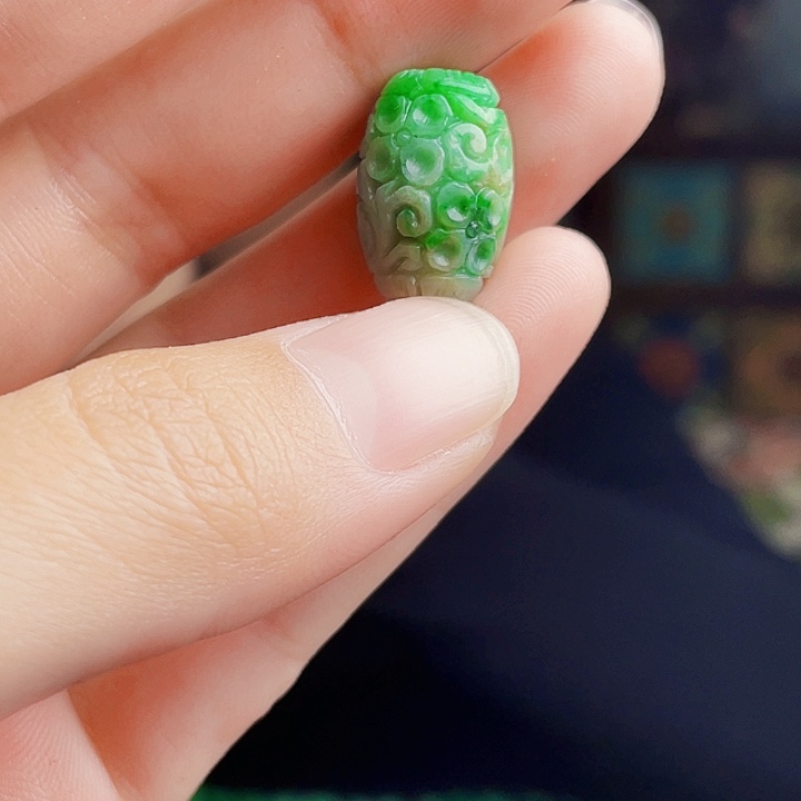 翡翠未镶嵌颈饰多样性