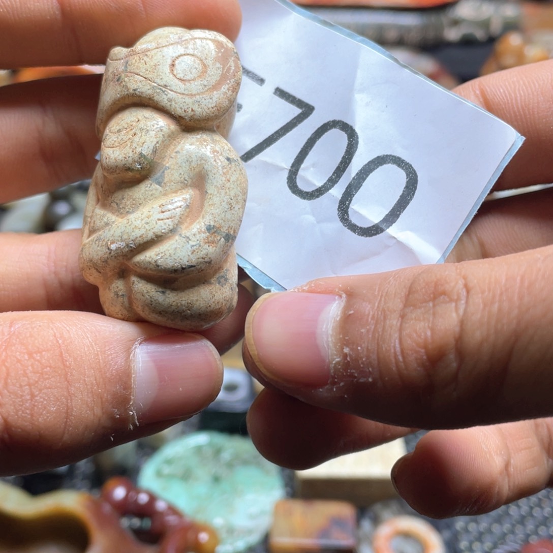 和田玉（糖玉）挂件未镶嵌