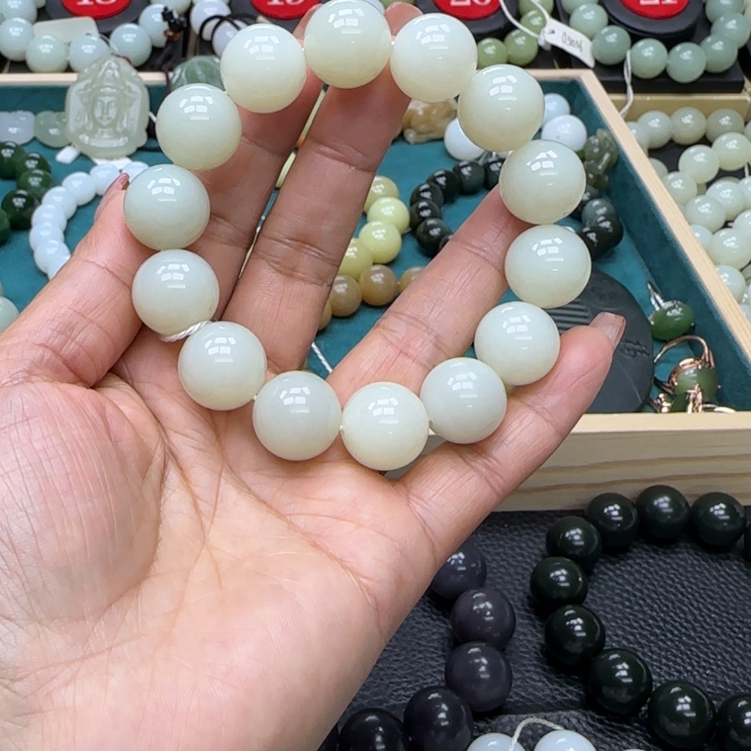 和田玉未镶嵌手链