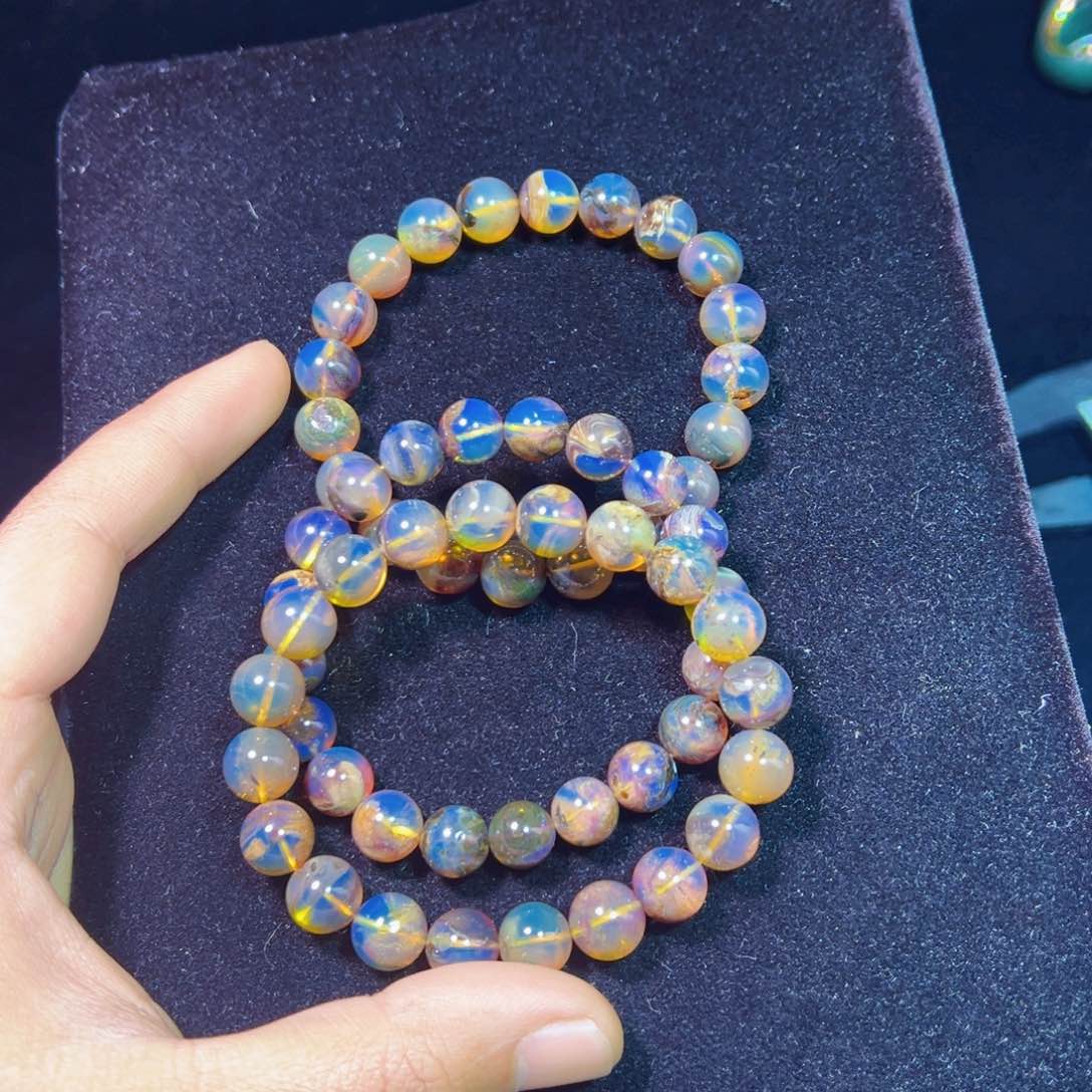 琥珀裸石未镶嵌缅甸琥珀多样性发货其中一件