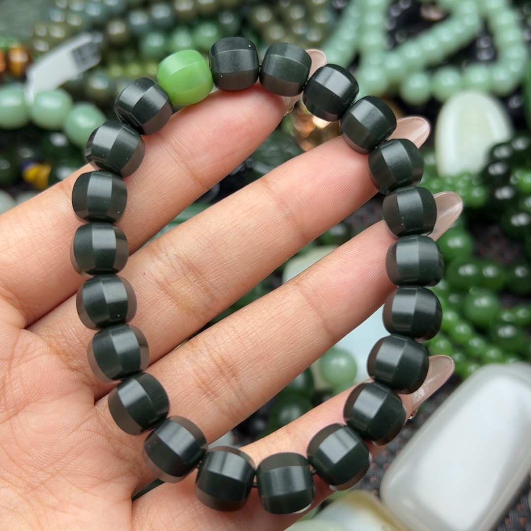 和田玉吊坠未镶嵌