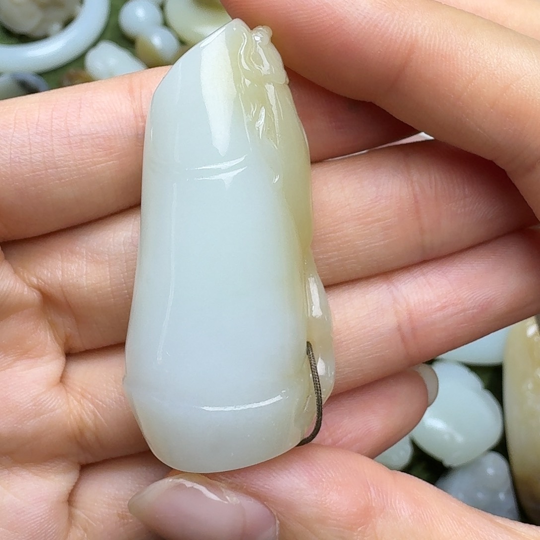 和田玉颈饰未镶嵌