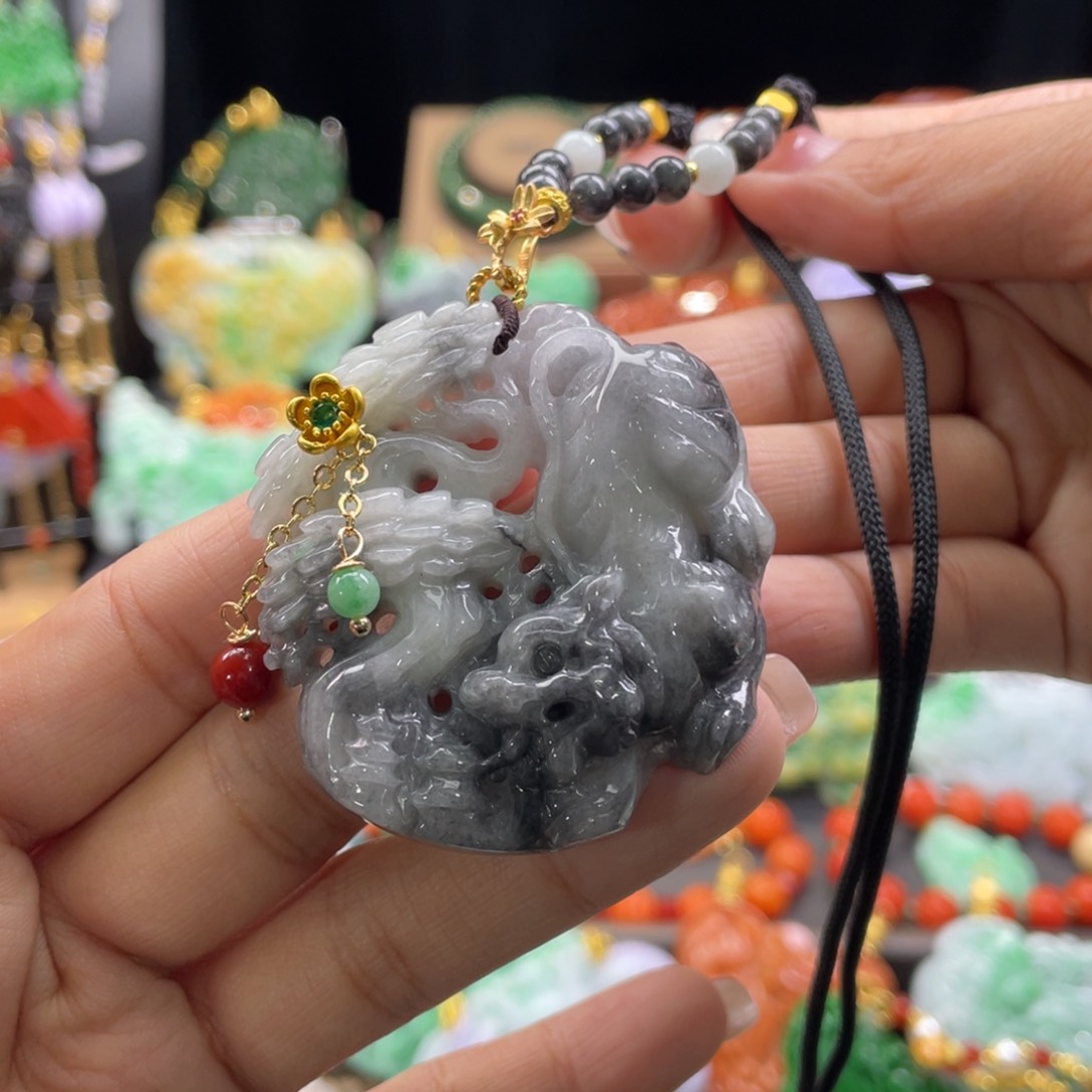 翡翠颈饰未镶嵌代编织