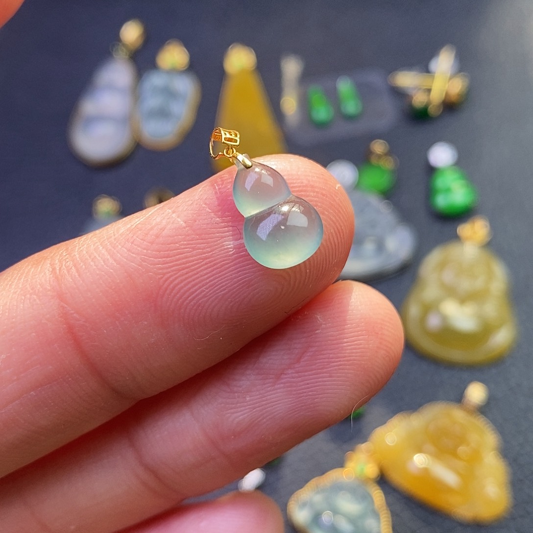 吊坠(不含链)18K金镶嵌翡翠