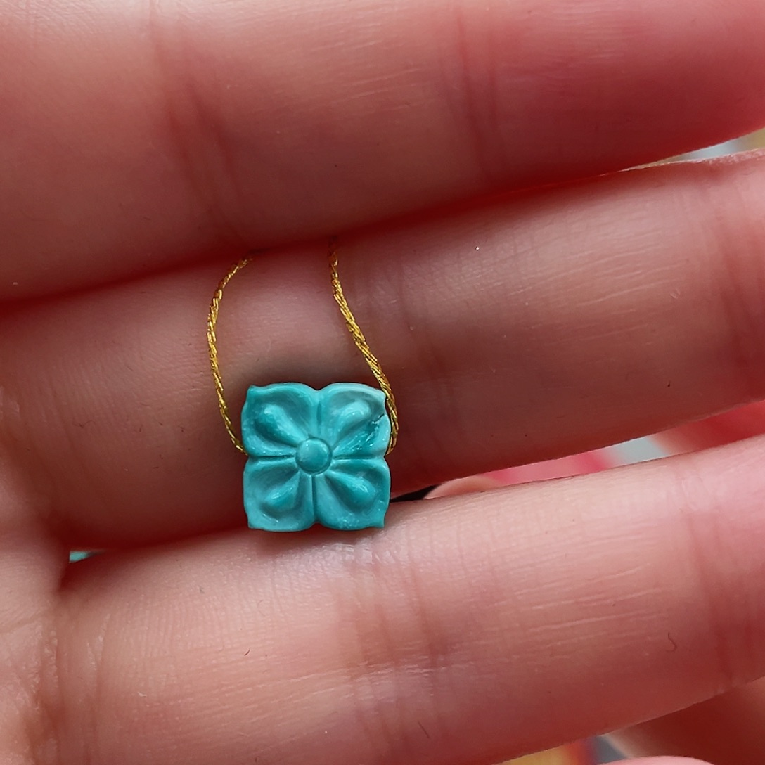 绿松石颈饰未镶嵌