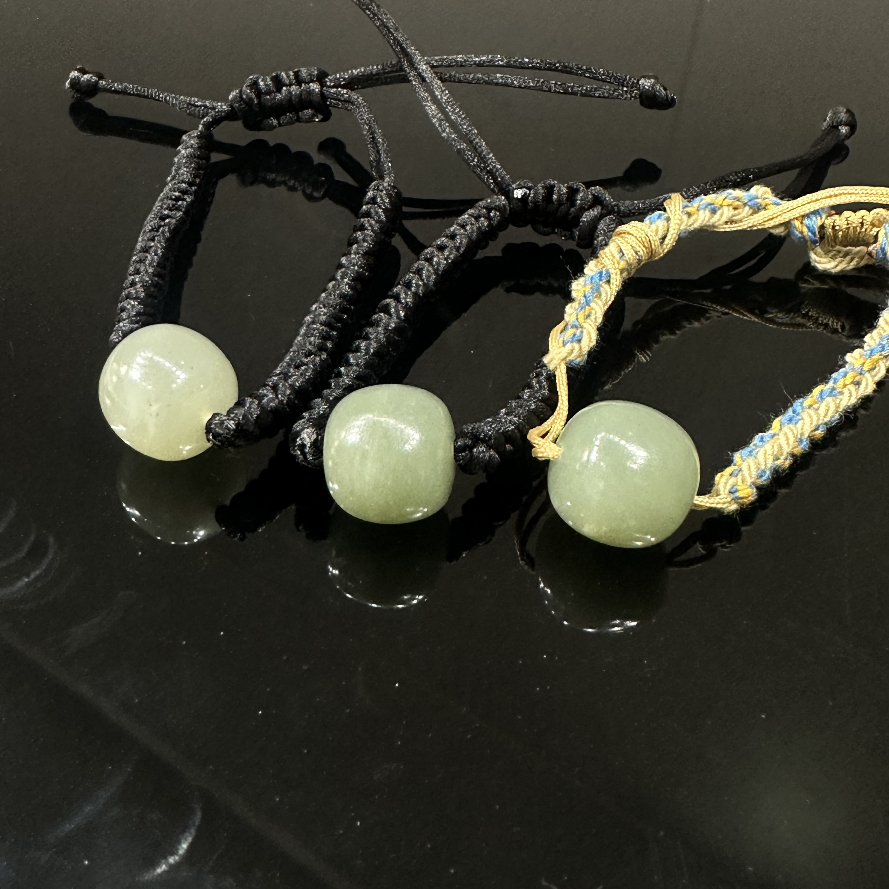 新疆和田玉且末料卡14老型单珠手链 多样性发其一