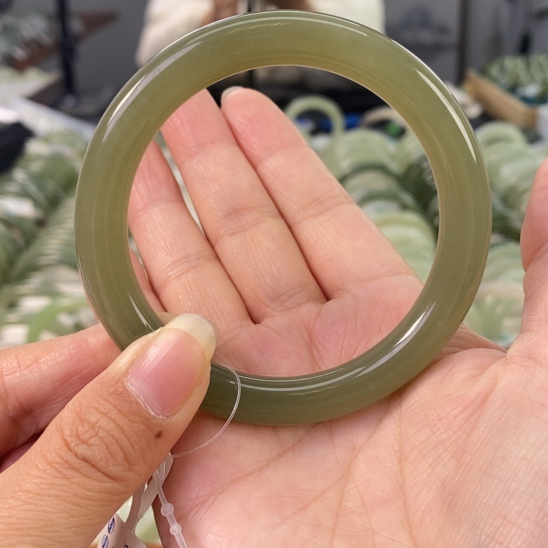 和田玉和田玉手镯57未镶嵌