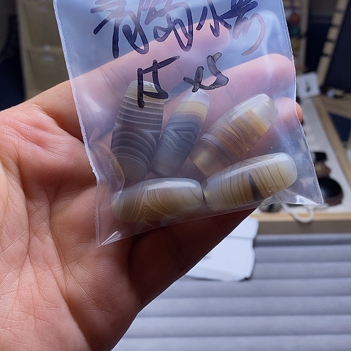 青***哥合金颈饰玛瑙/玉髓