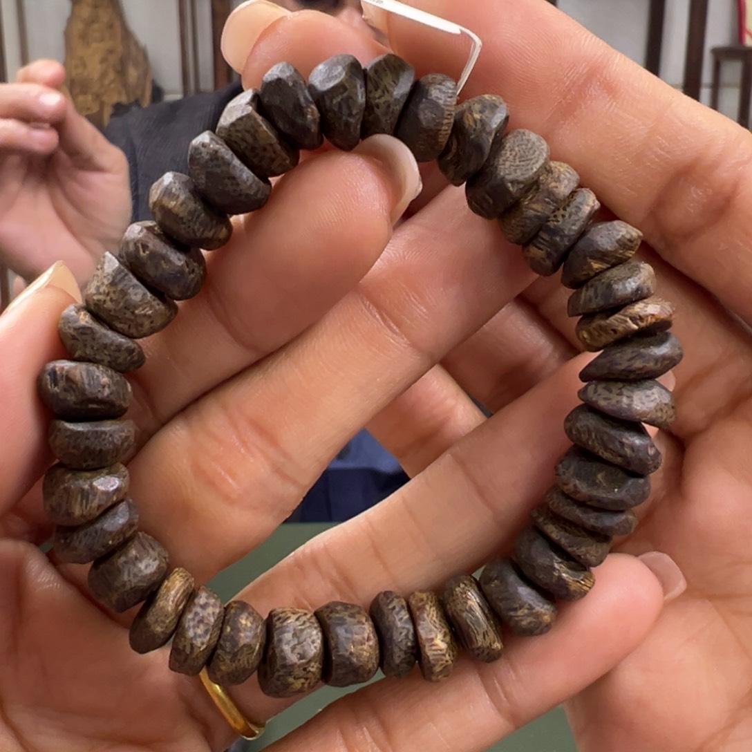 沉香手串透顶绿沉水包壳卡9/12g+