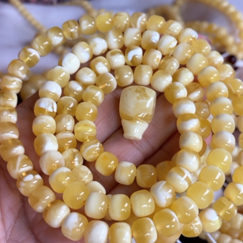 【闪购商品】蜜蜡手链未镶嵌绒**?俄料金瓷白老型精工108佛珠