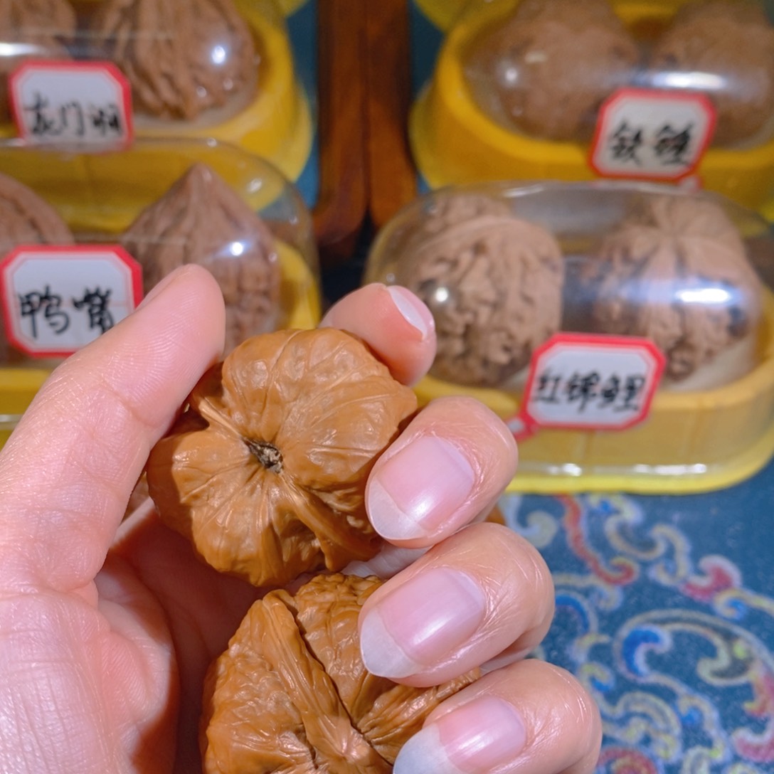 吊坠文玩核桃战*?玉蟾