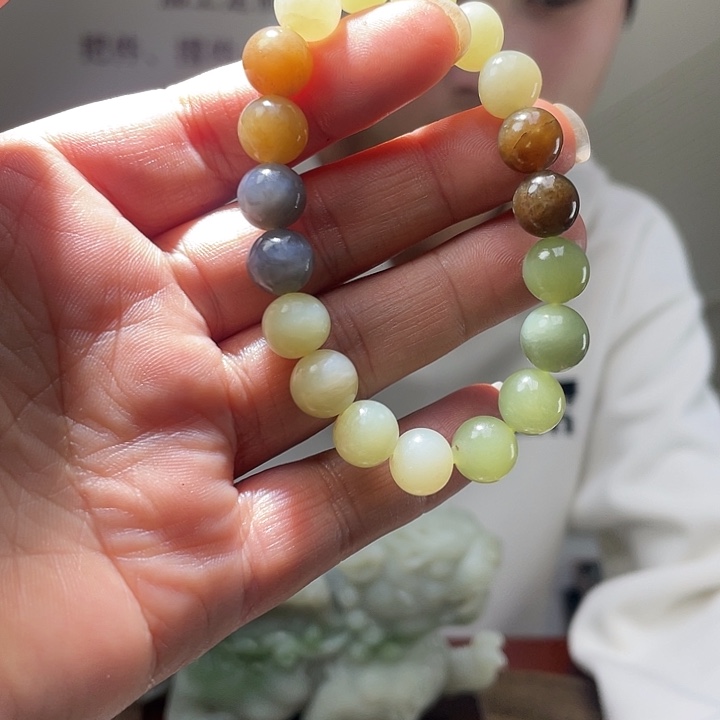 和田玉未镶嵌把件