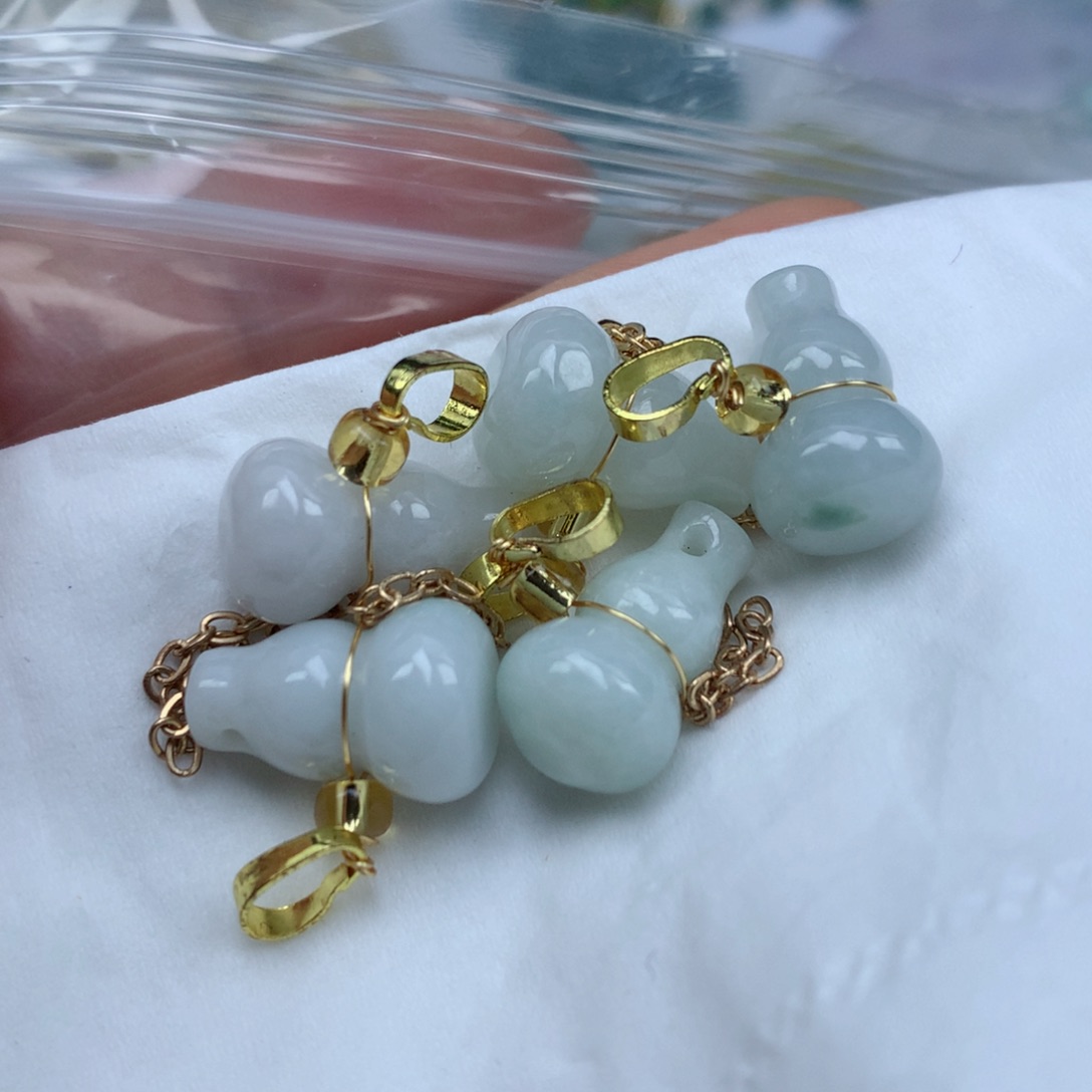 翡翠颈饰未镶嵌吊坠