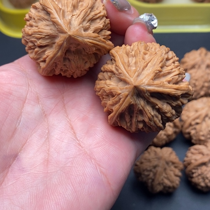 文玩核桃吊坠可**茶三棱