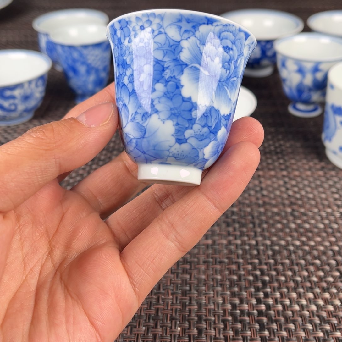 瓷片景德镇陶瓷杯子里