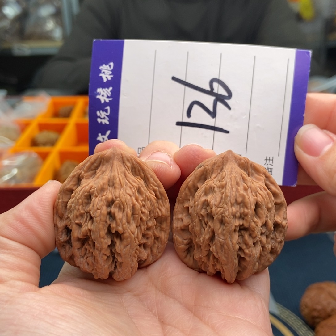 文玩核桃吊坠37虎头