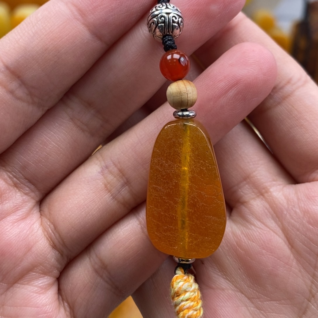 琥珀吊坠(赠链)未镶嵌