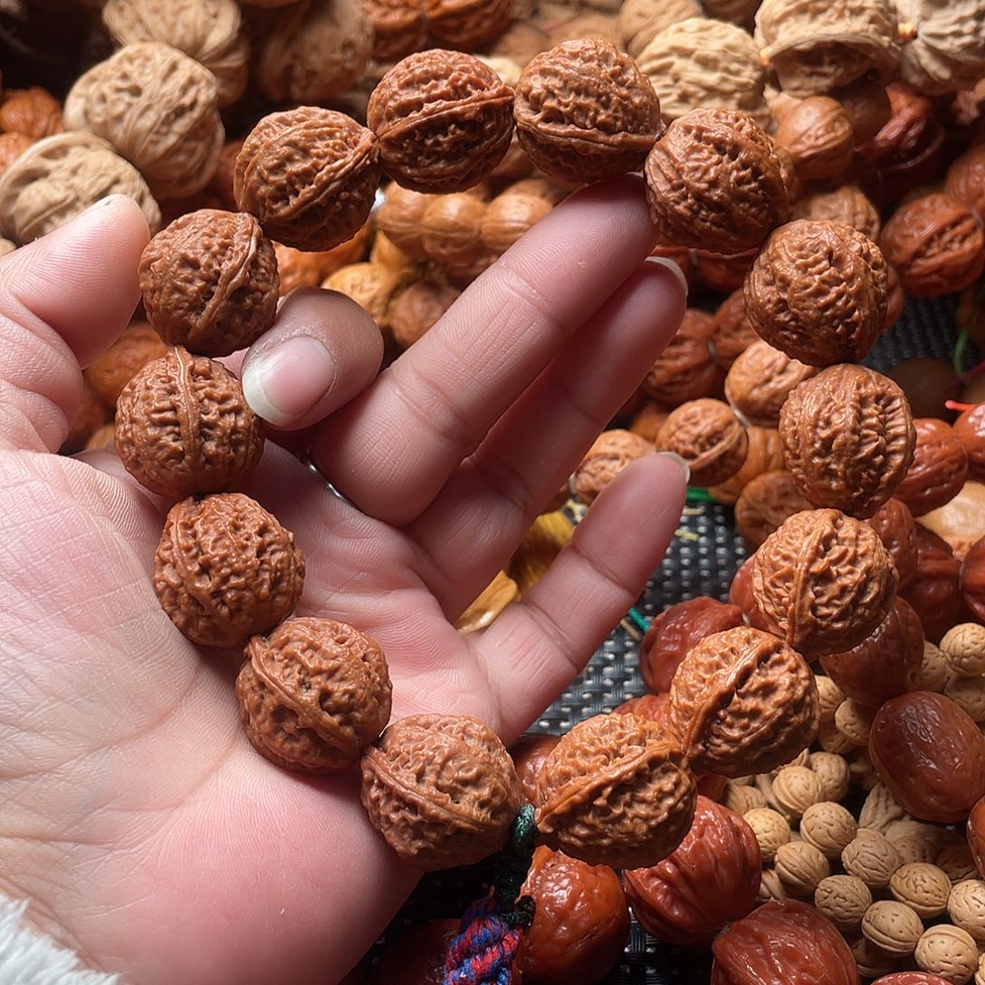 文玩核桃手串鳄鱼纹