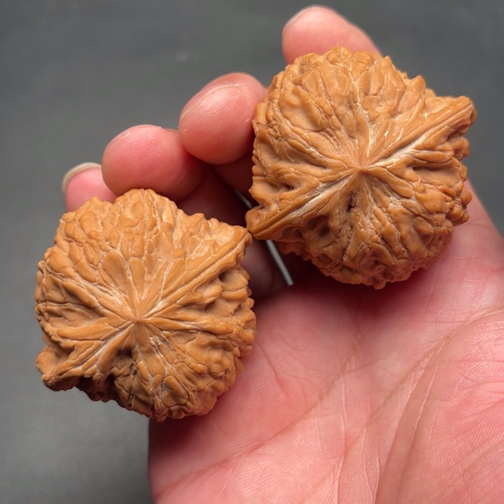 文玩核桃把件和尚头