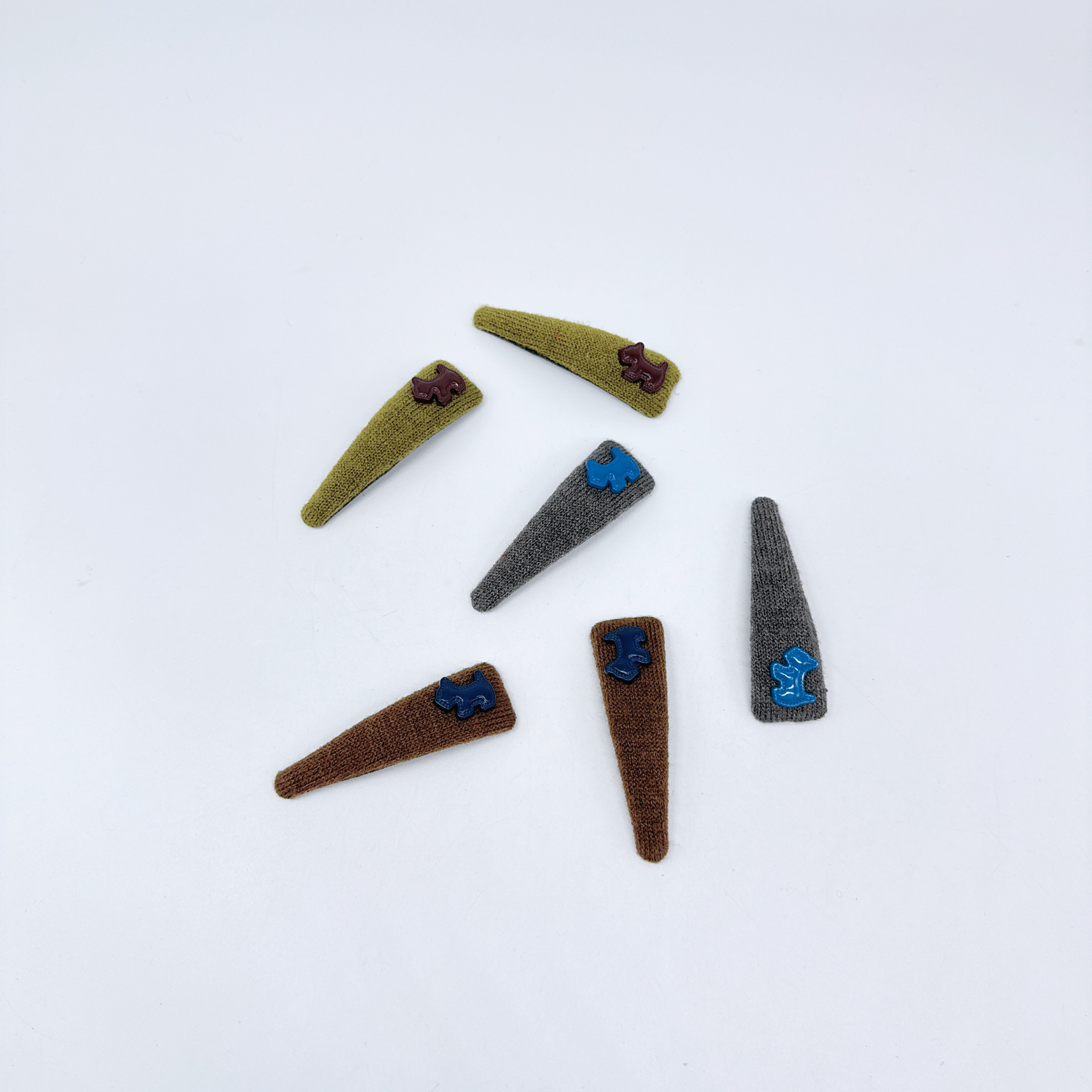 Mi33 布艺针织亮面小狗BB夹 Y05060D4-6