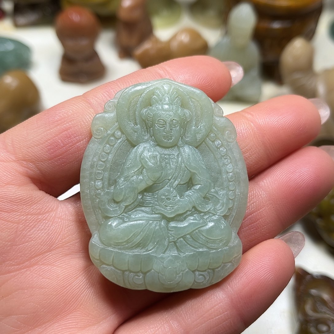 白玉菩提吊坠白玉菩提吊坠