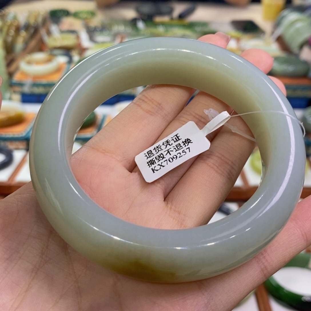 未镶嵌手镯和田玉且末高青白带糖62/63