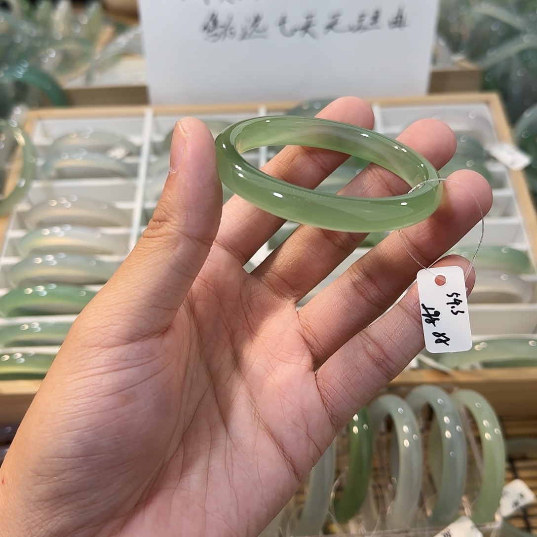 玛瑙/玉髓未镶嵌手镯圈口54.3