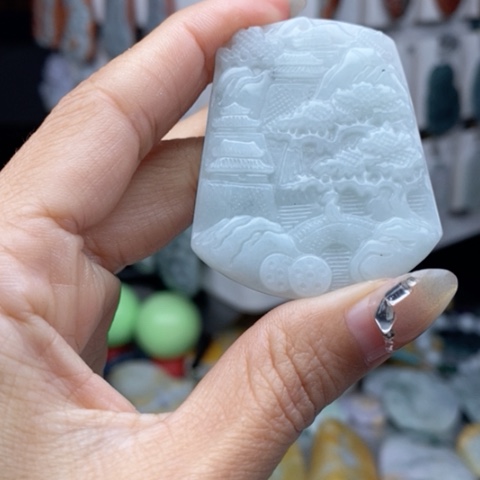 翡翠颈饰未镶嵌翡翠