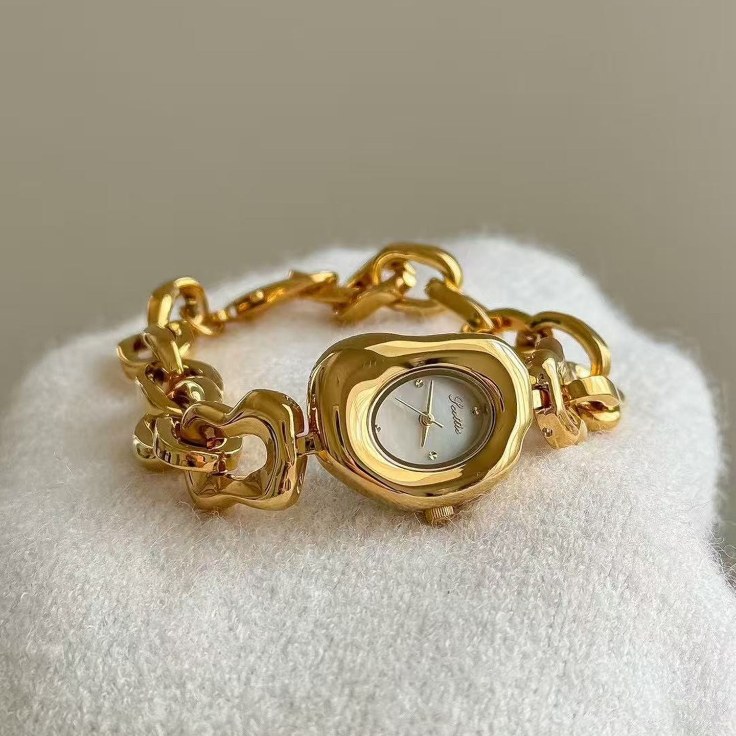 高颜值时尚镂空指针式防水方形款女士石英腕表百搭款