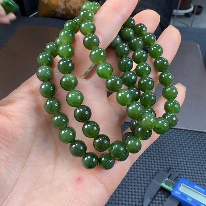 未镶嵌手链和田玉（碧玉）发其一