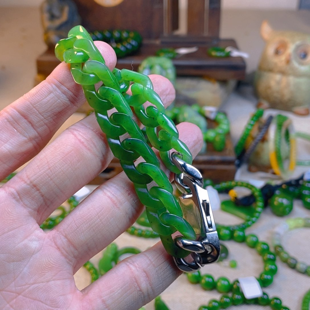 和田玉颈饰未镶嵌鹤