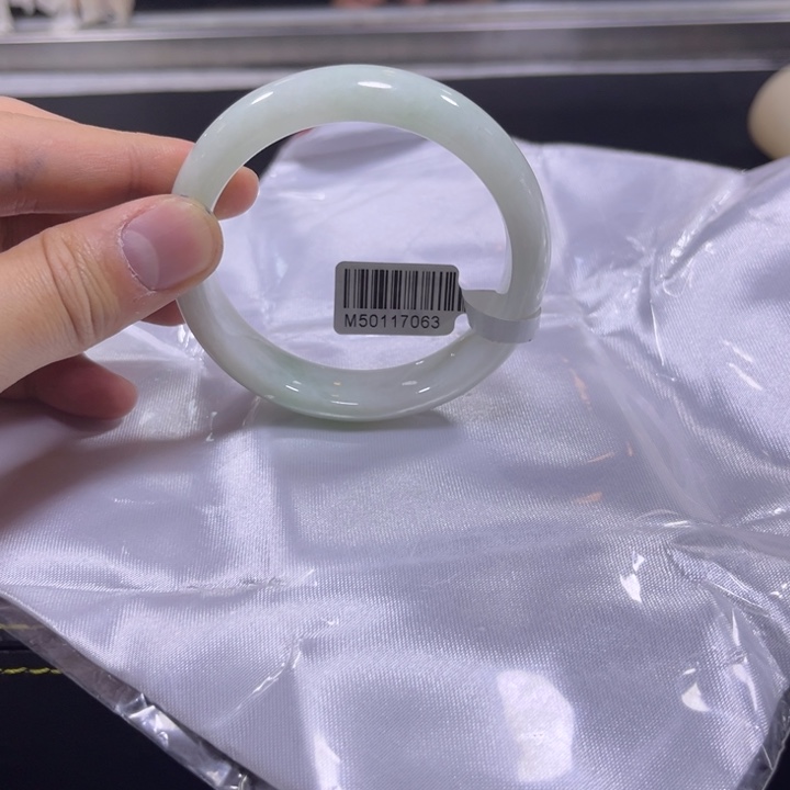 翡翠手镯未镶嵌天然a货翡翠多样性发货