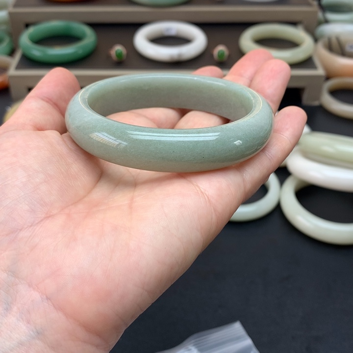 石英质玉未镶嵌手镯A**a62