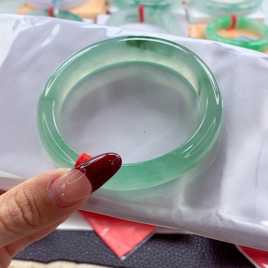 翡翠手镯（贵妃镯）未镶嵌54贵妃 灵