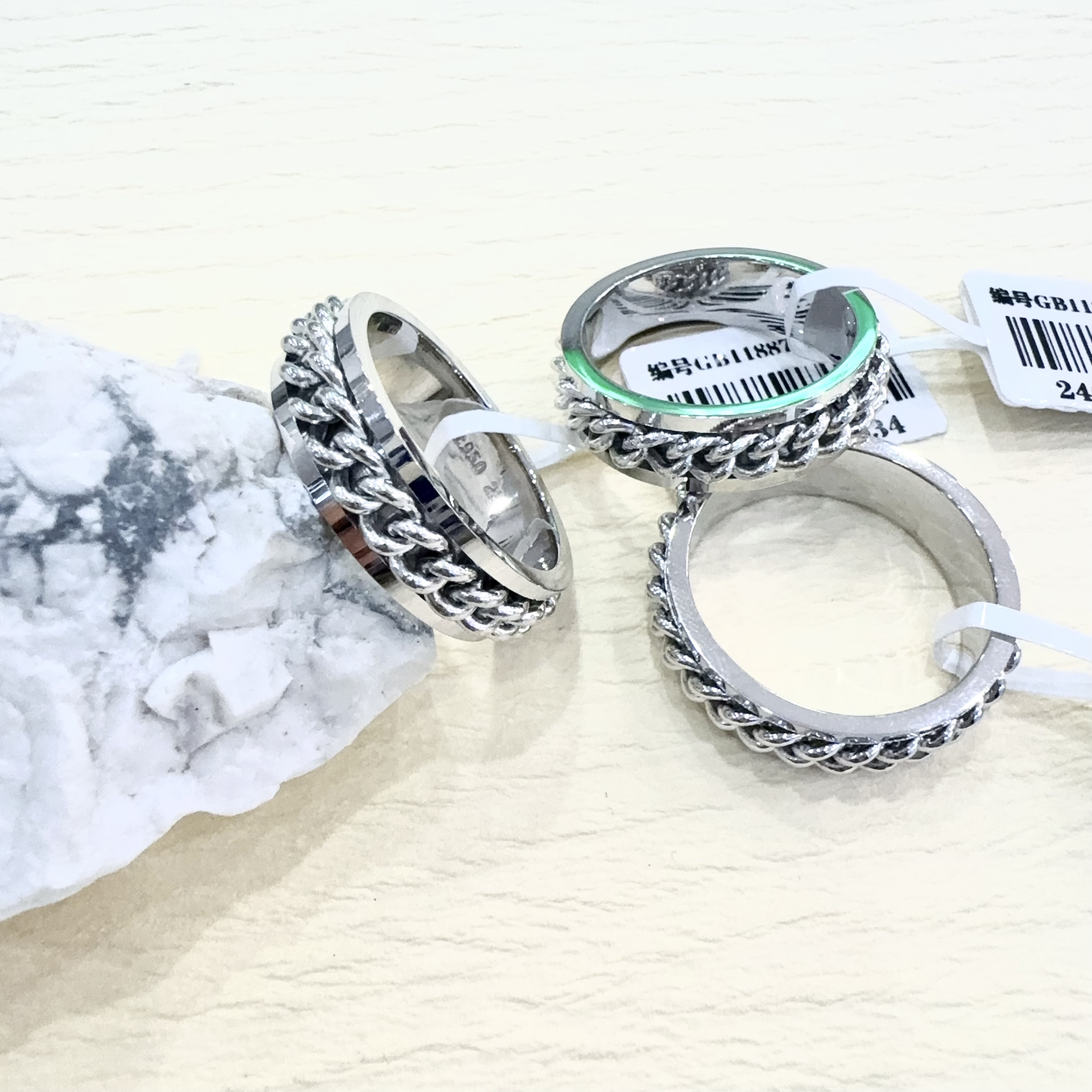 铂金pt950戒指男士宽面旋转古巴链条宽约6.5时来运转（多样发一）