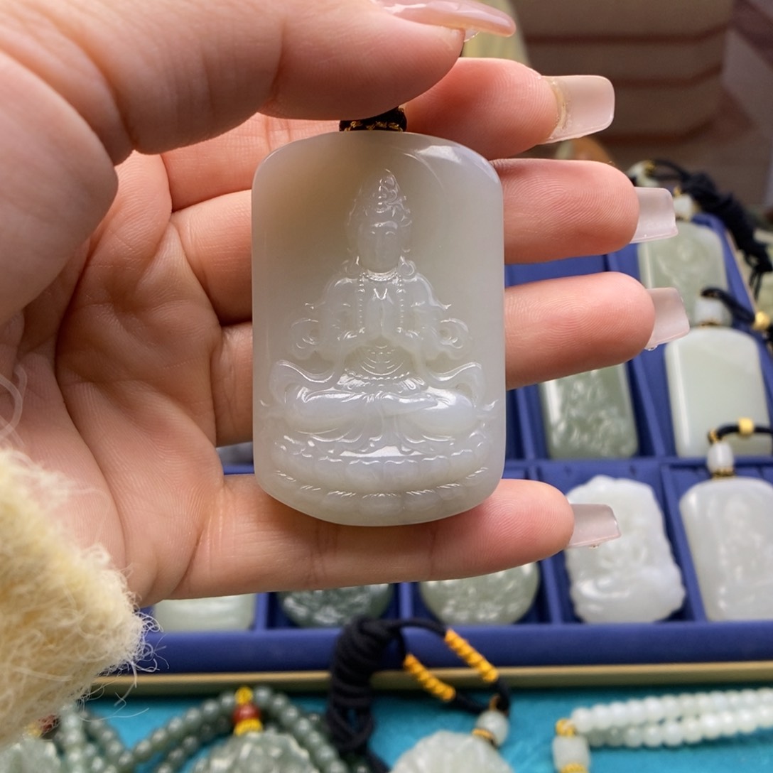 和田玉颈饰未镶嵌老*民