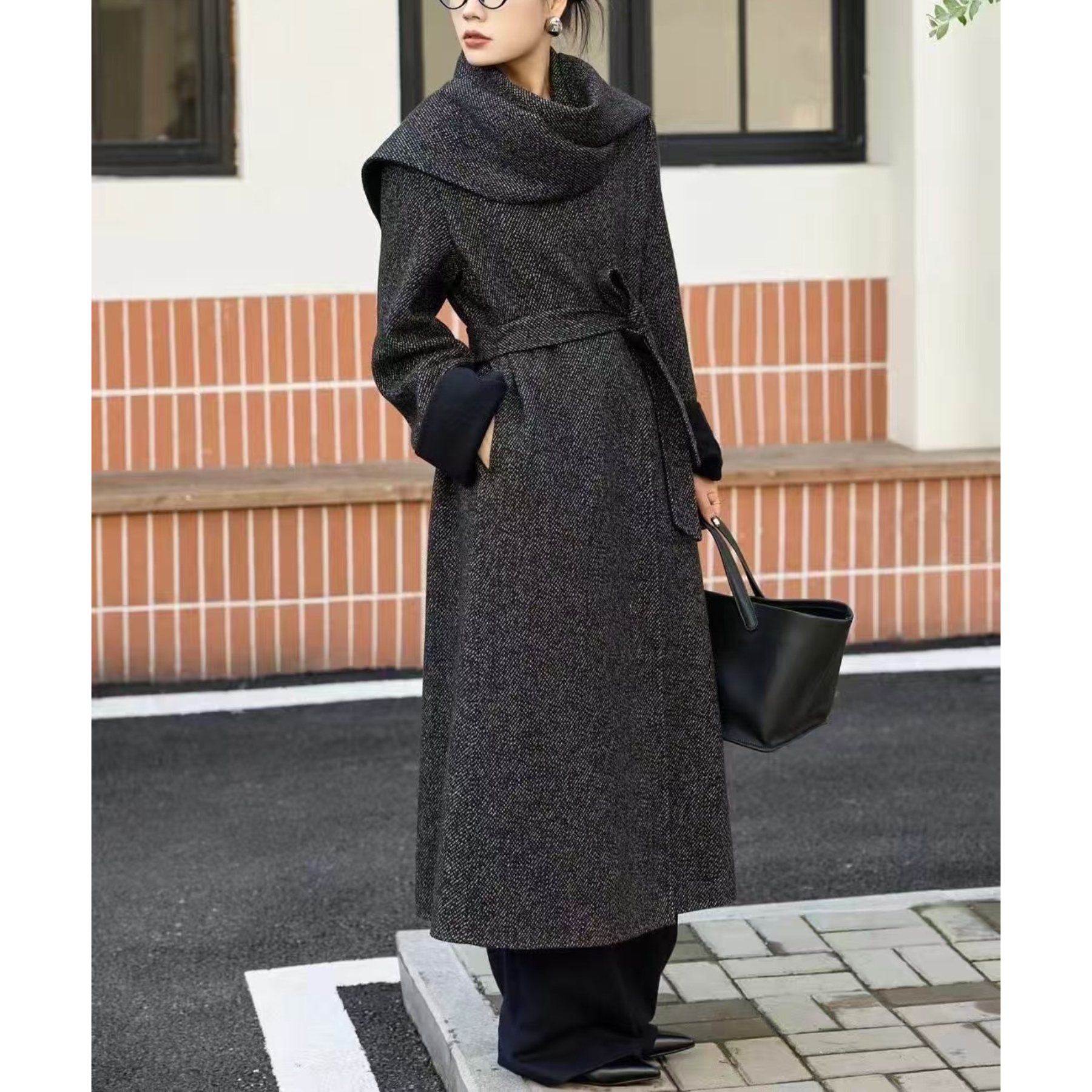 “高定”定制面料肌理感拼色山羊绒大衣