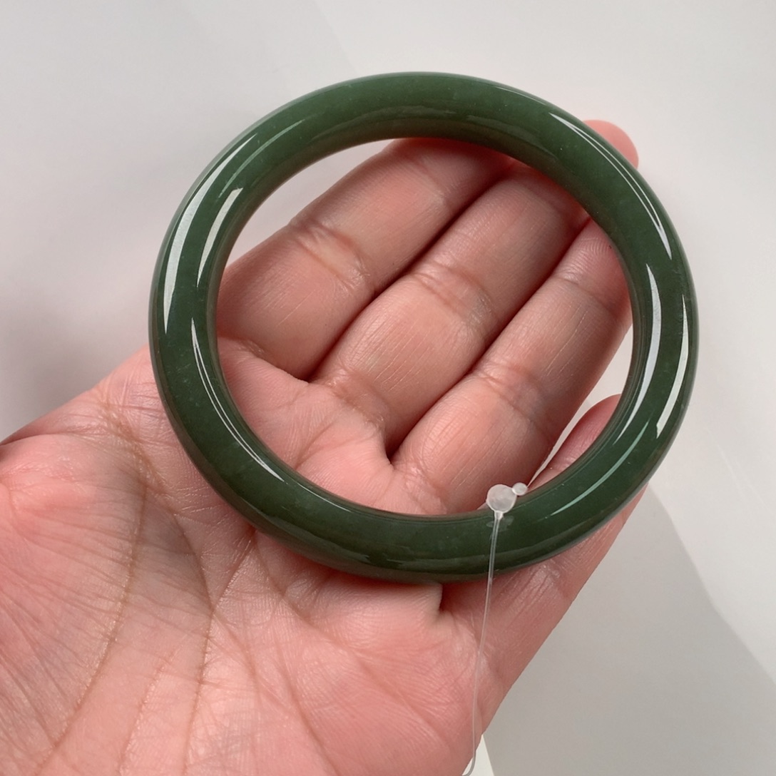 和田玉手镯未镶嵌62_64口径