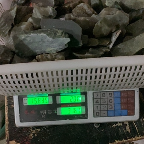 未***海和田玉未镶嵌摆件