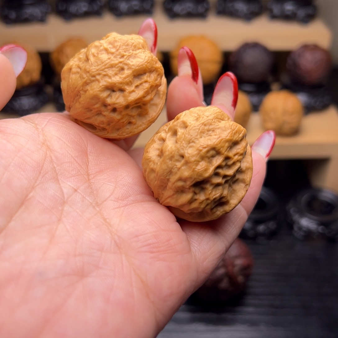 文玩核桃吊坠10z-------37.5尺（小玉蟾）