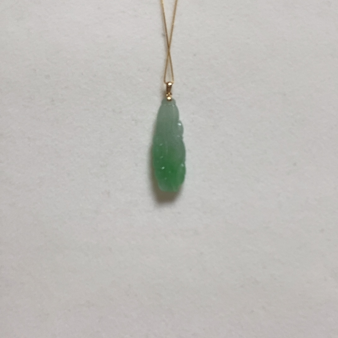 翡翠颈饰18K金镶嵌简单