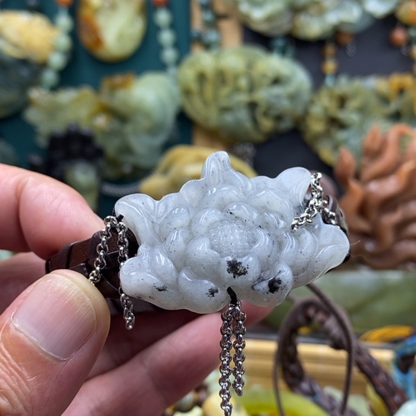 【闪购商品】未镶嵌岫玉手牌
