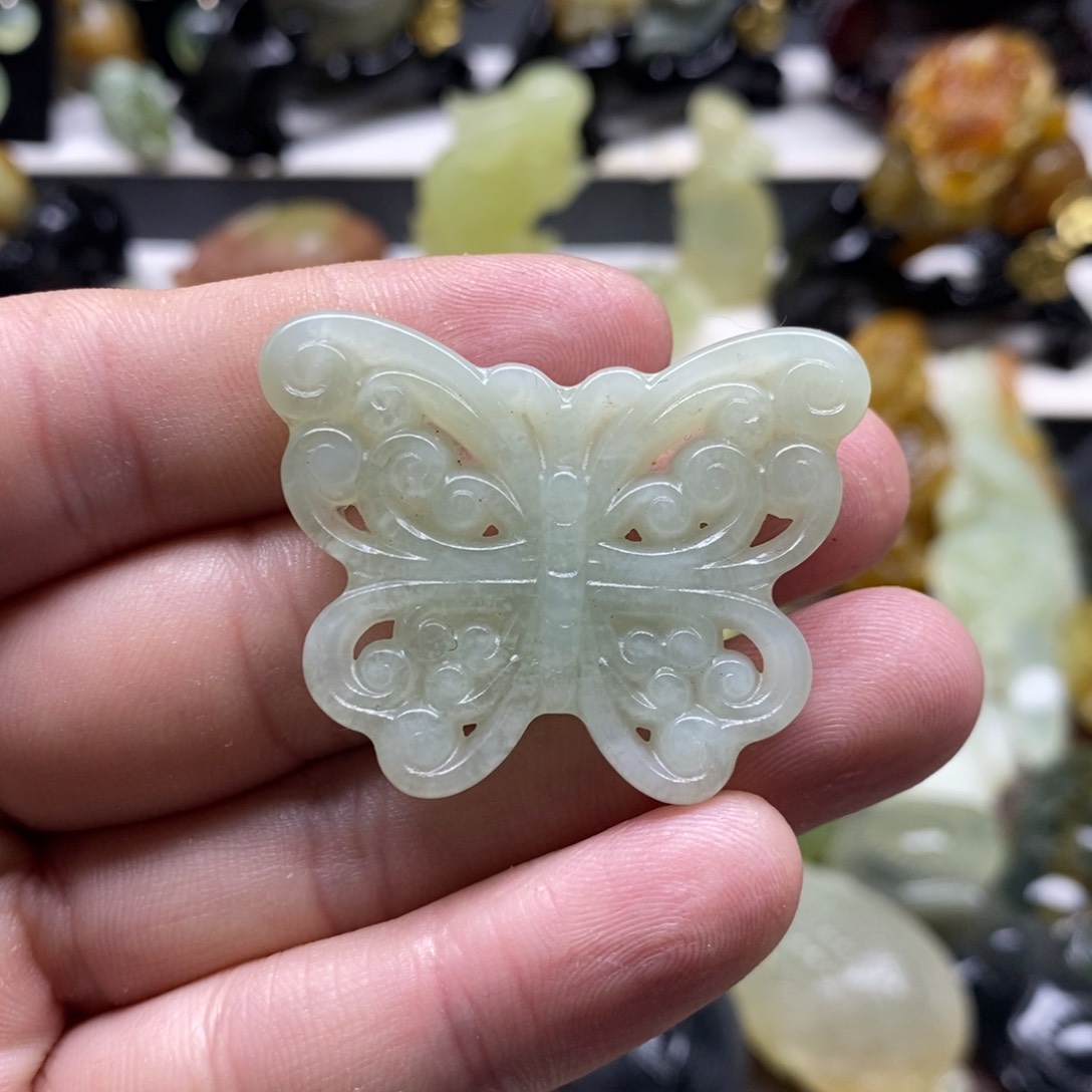 岫玉蝴蝶吊坠未镶嵌